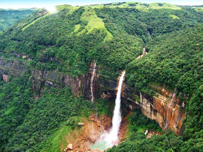 Breathtaking Waterfalls From Around The World