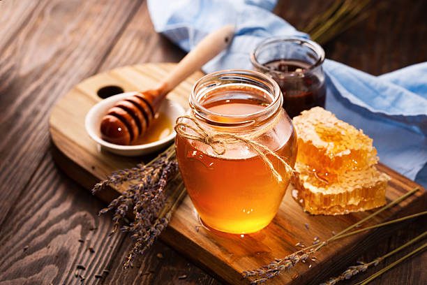 Honey – Properties, Therapeutic uses, remedies and precautions