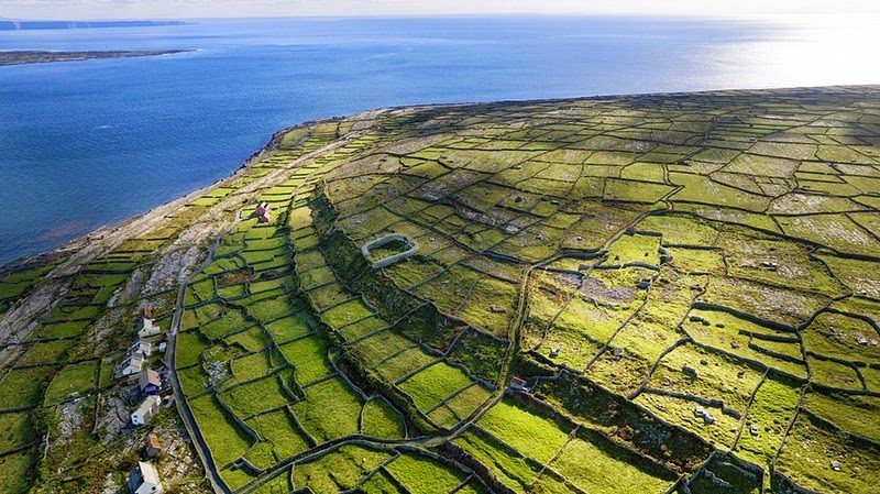 The Great Stone Walls Of Ireland